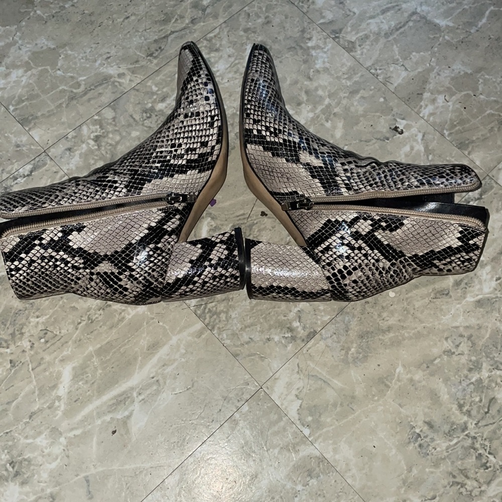 Size 6  snake skin boots - Picture 9 of 10